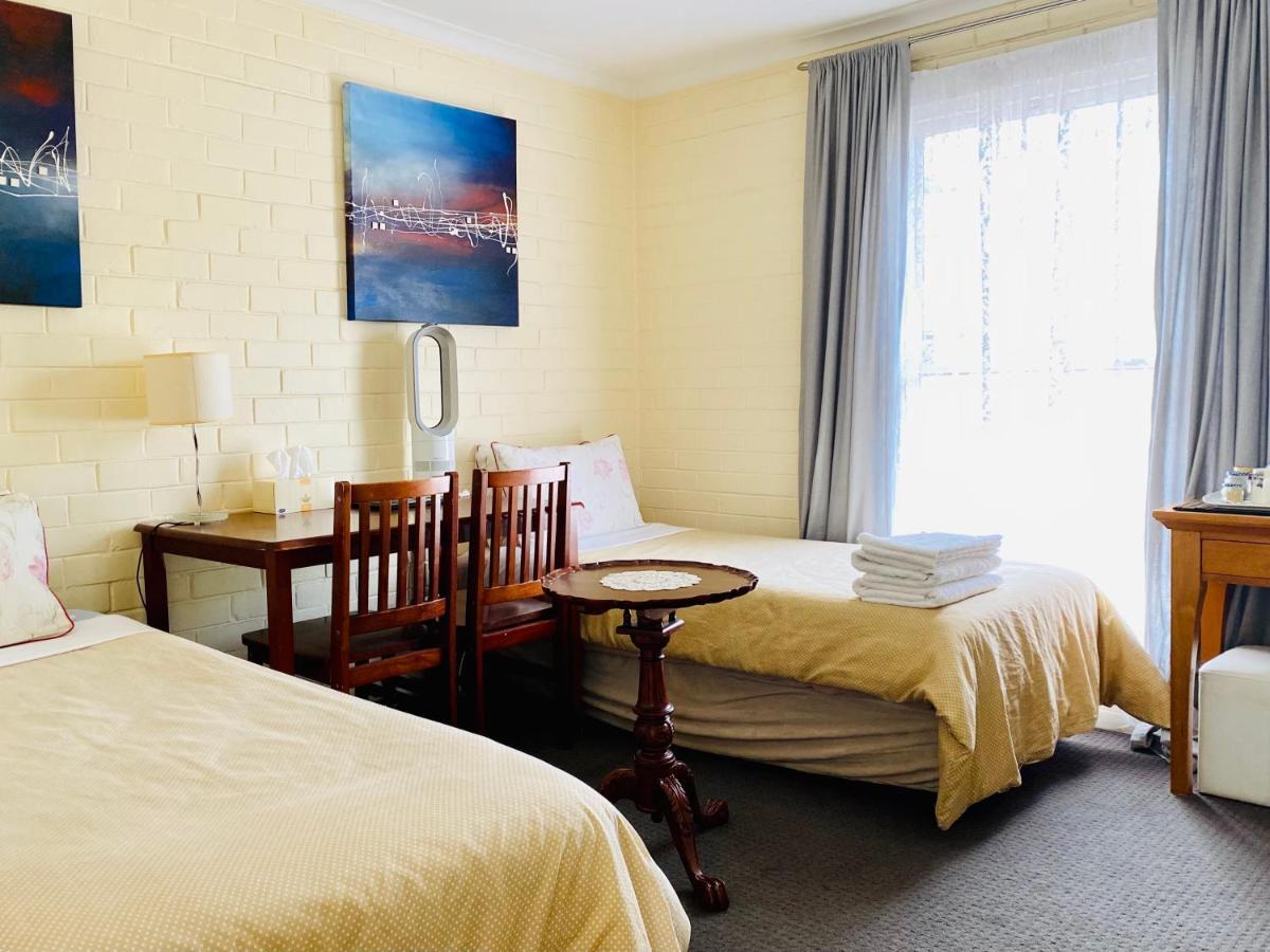 The Mews Motel Launceston Exterior photo