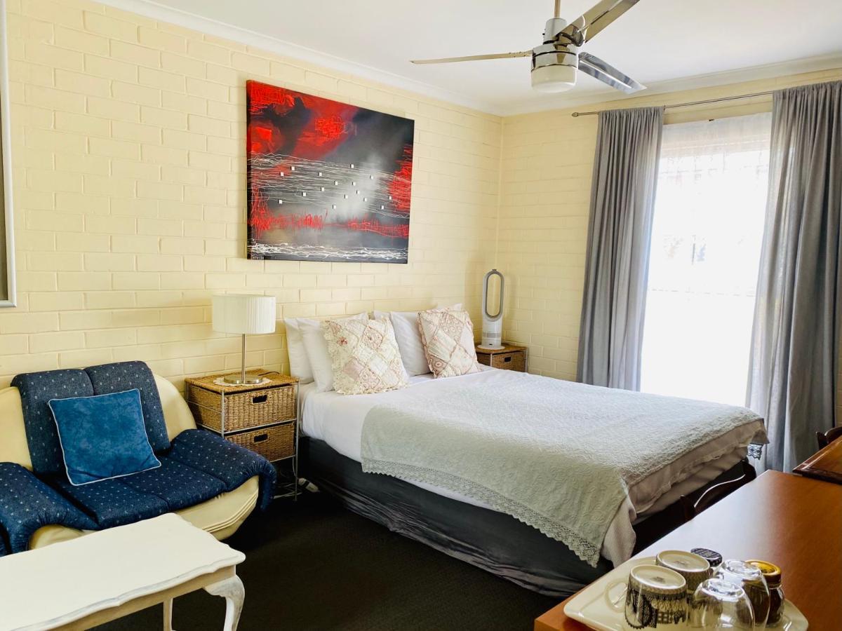 The Mews Motel Launceston Exterior photo