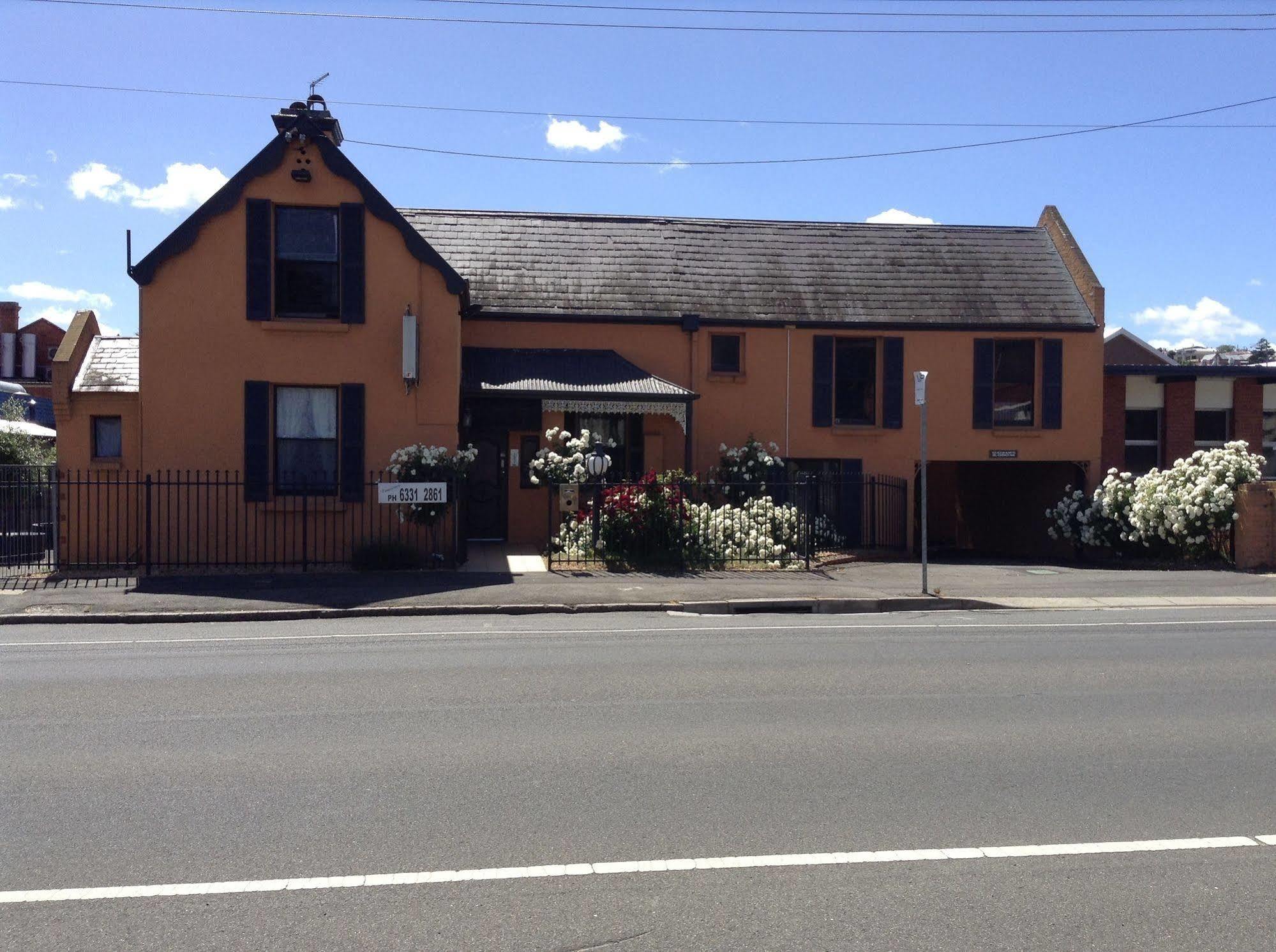 The Mews Motel Launceston Exterior photo